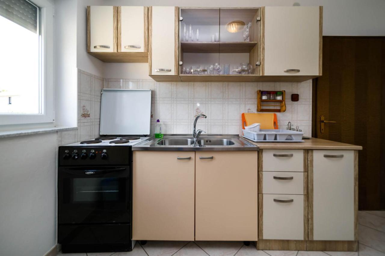 Apartments Mate Balote 54 Кърк Екстериор снимка