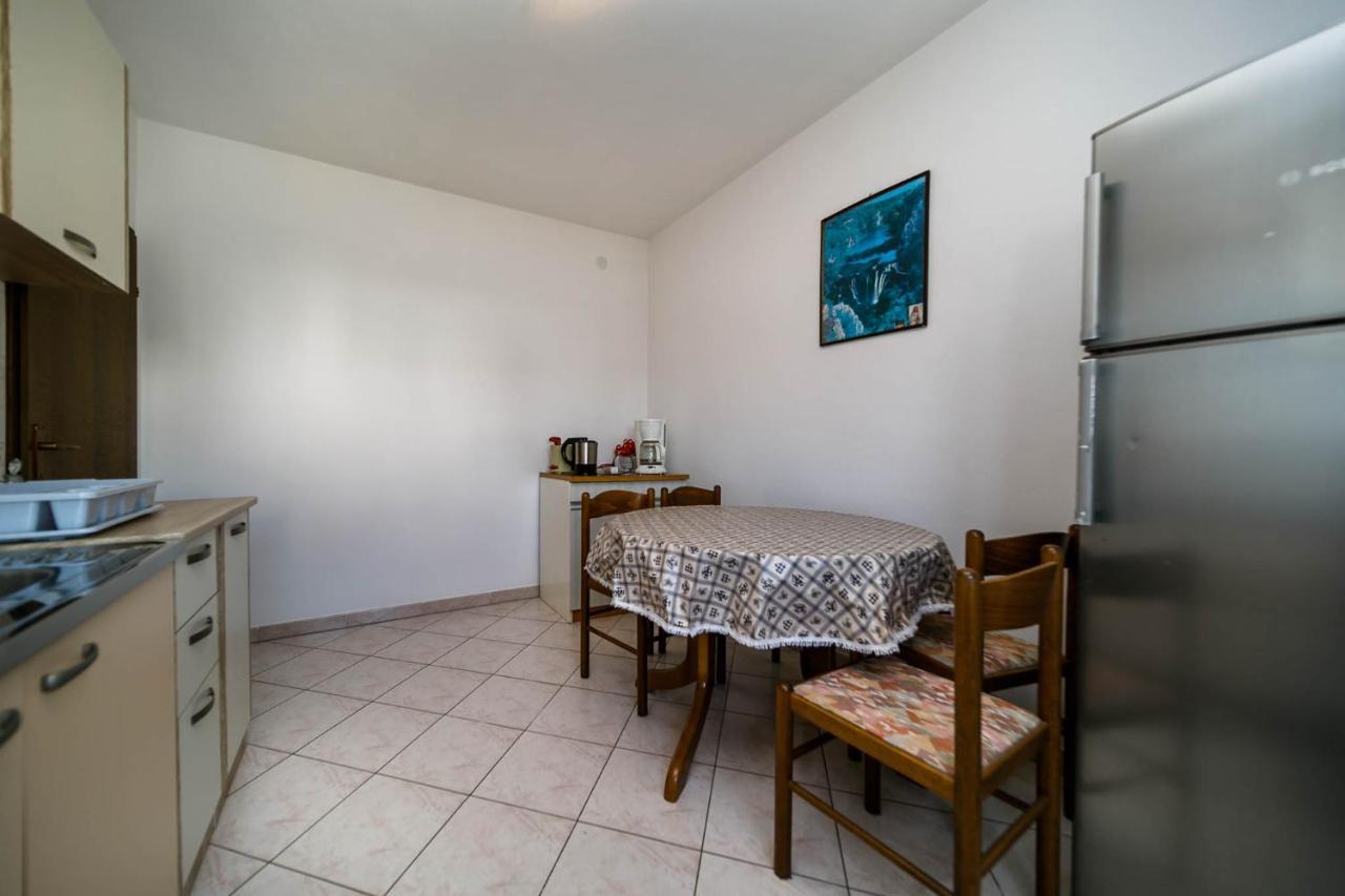 Apartments Mate Balote 54 Кърк Екстериор снимка