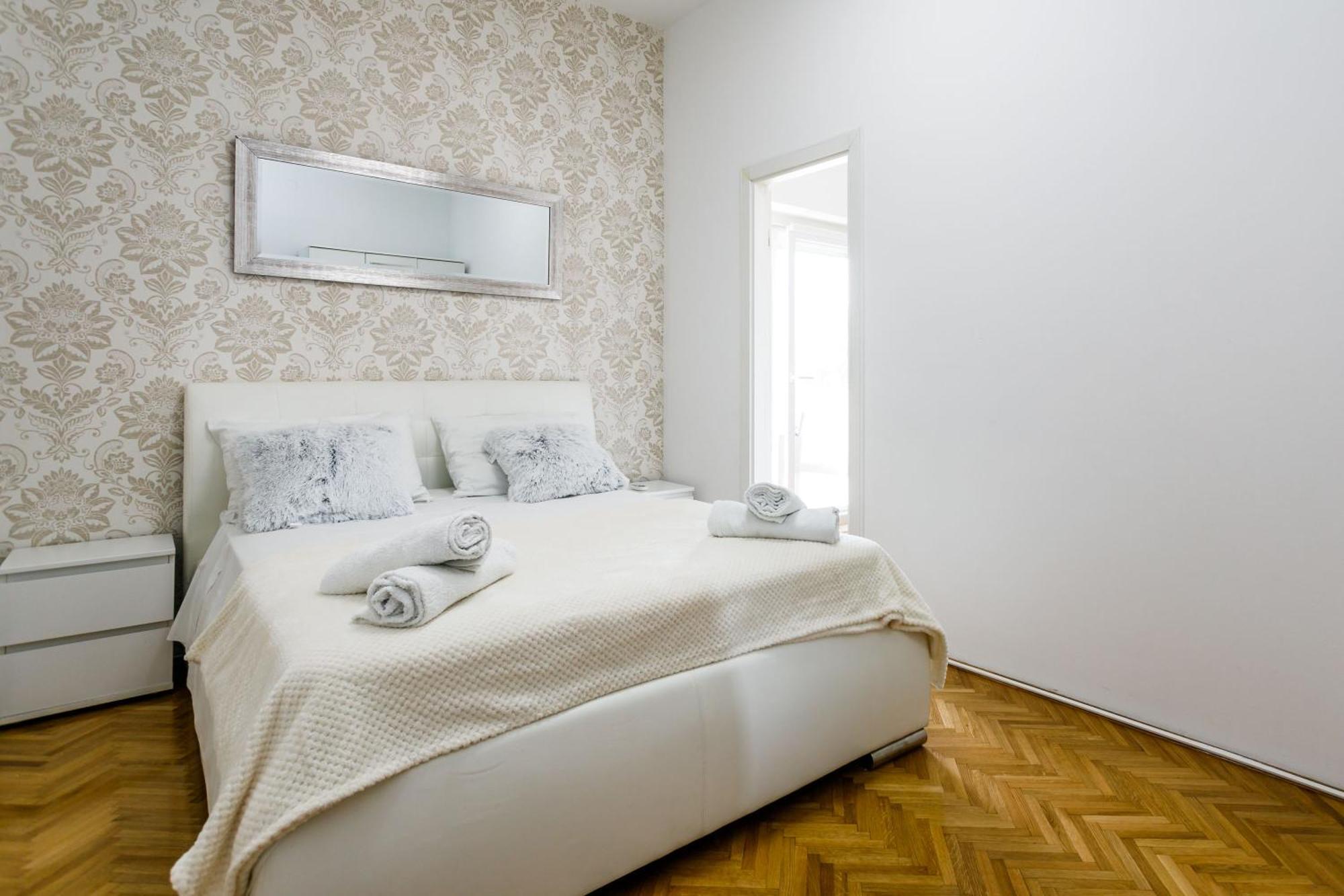 Apartments Mate Balote 54 Кърк Екстериор снимка