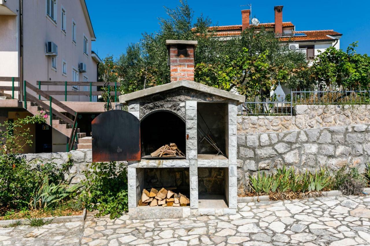 Apartments Mate Balote 54 Кърк Екстериор снимка