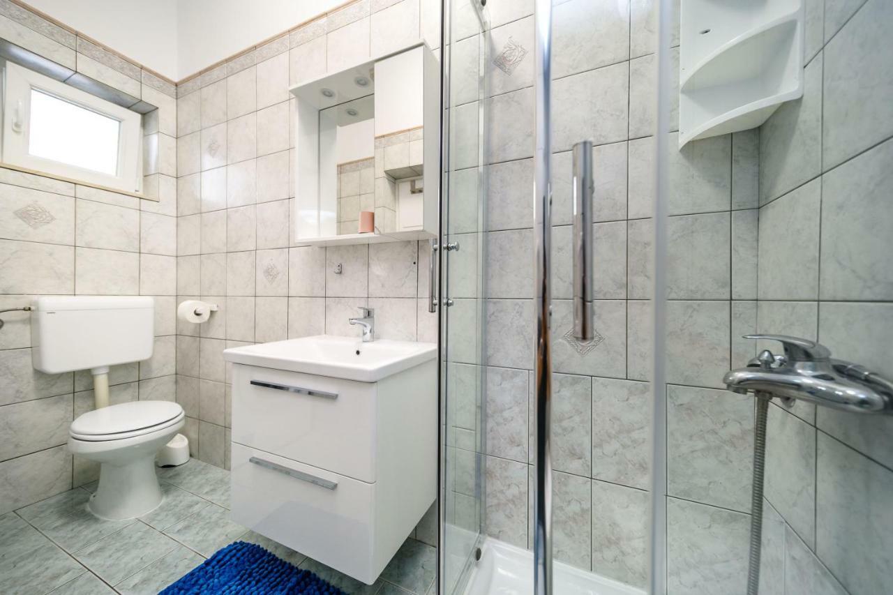 Apartments Mate Balote 54 Кърк Екстериор снимка